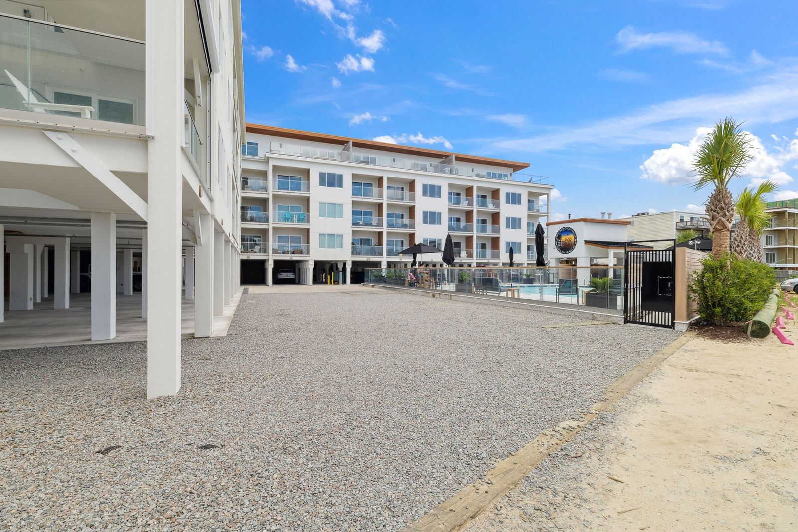 Pierlight - Oceanfront Condo