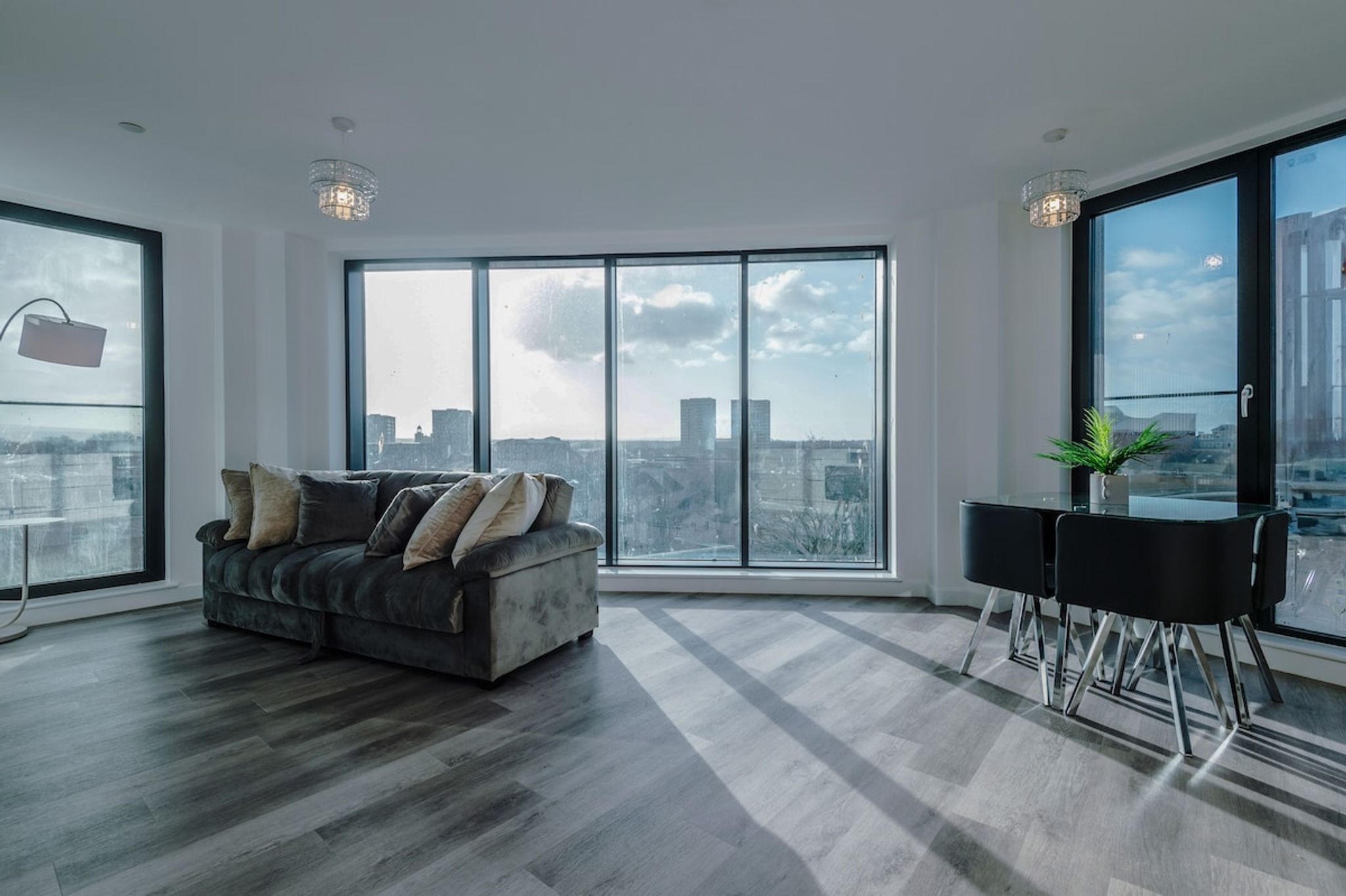 Modern & Spacious 2 Bed Apartment