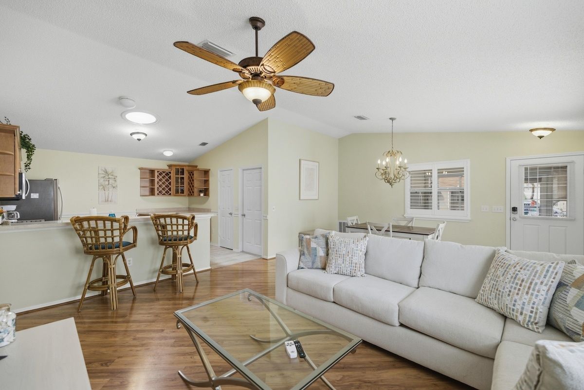 Lake Sumter 2BR · Golf Cart · BBQ · Brownwood — photo 2