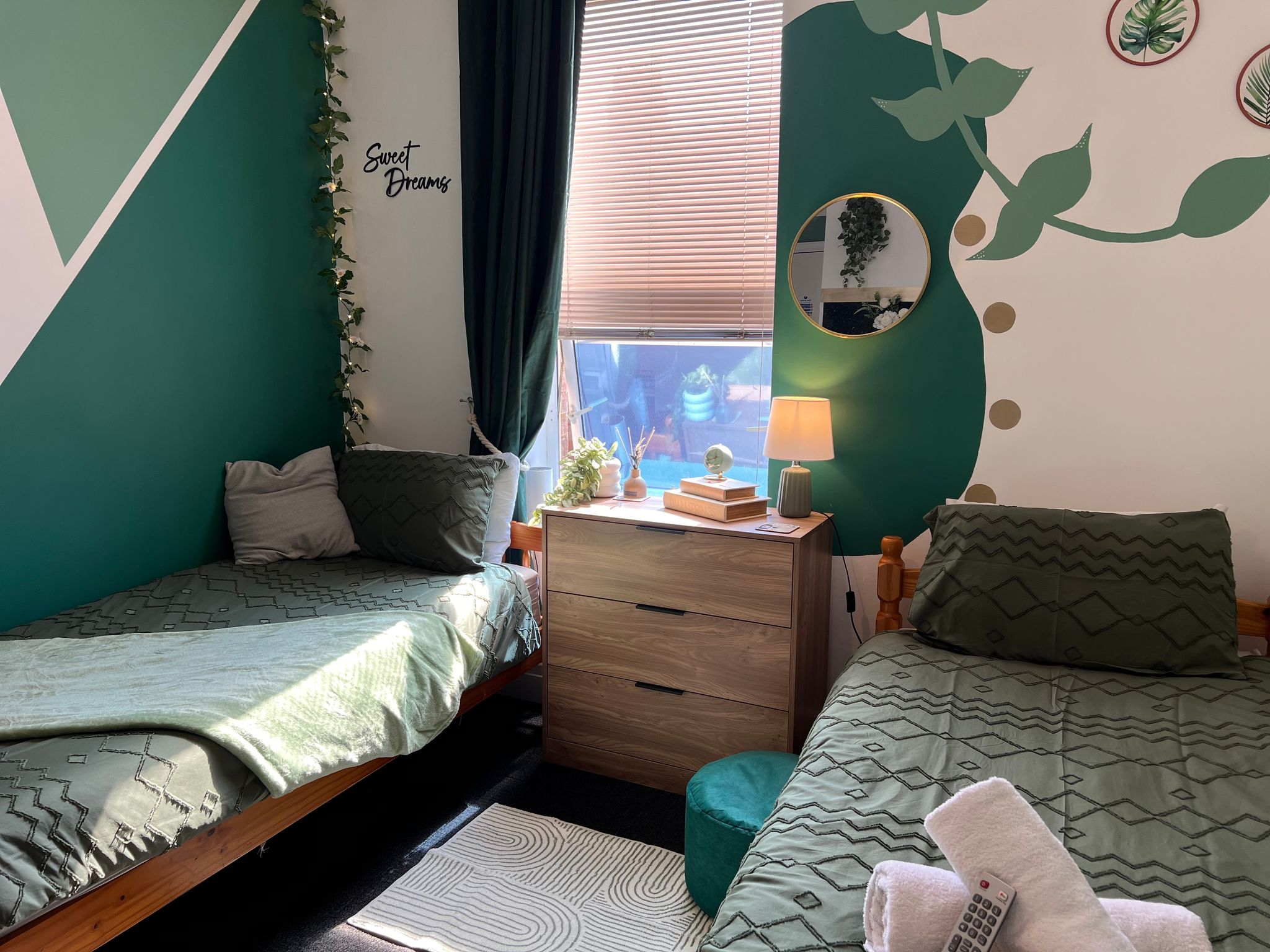 Winter Gardens Flat 2 - The Retreat Studio