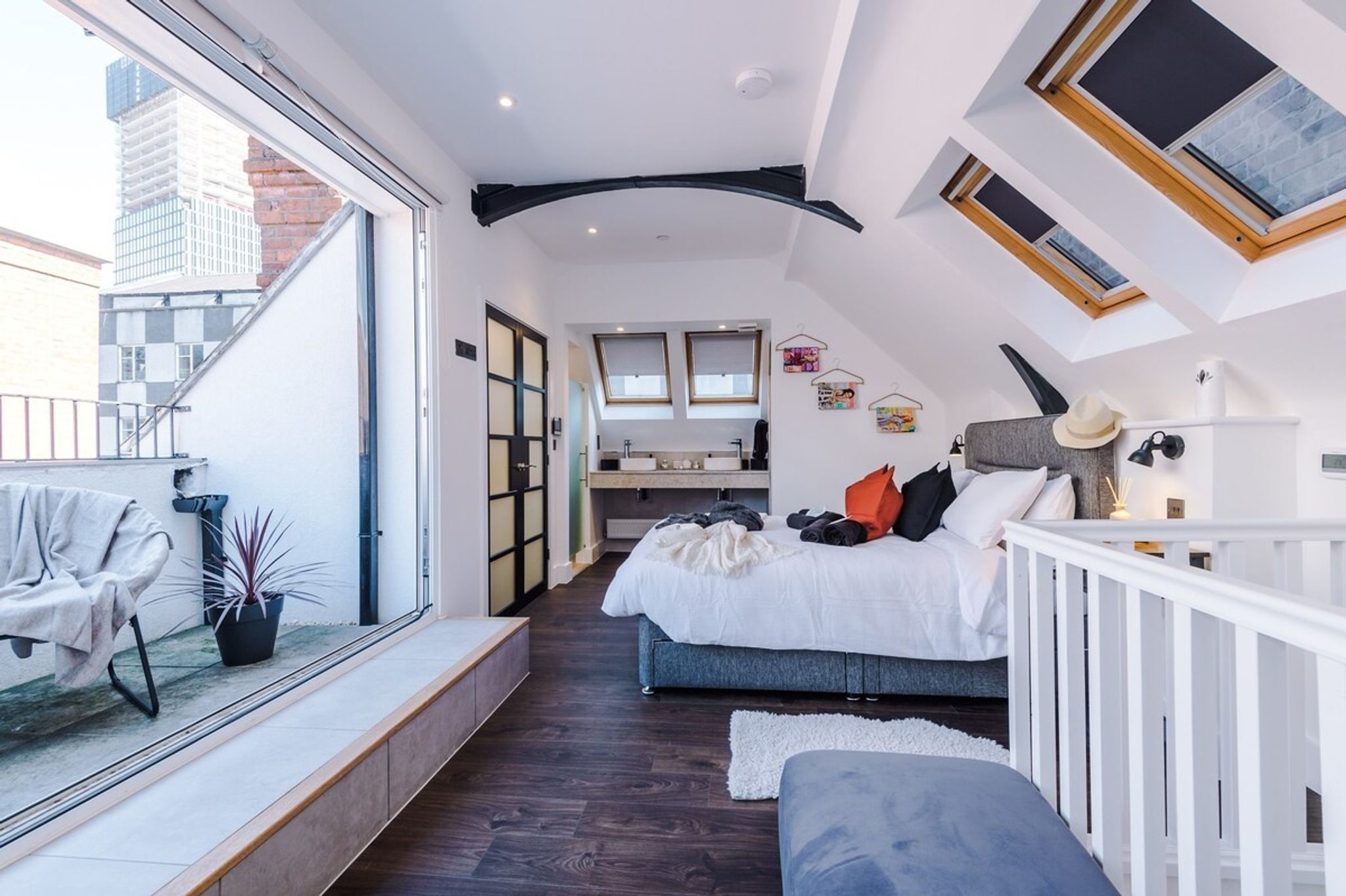 Incredible Townhouse, Rooftop Terrace, Sleeps 6