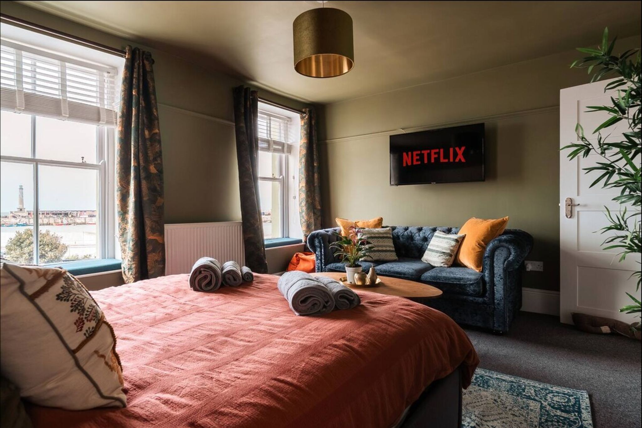 Seaside View 3BR | Steps to the Beach