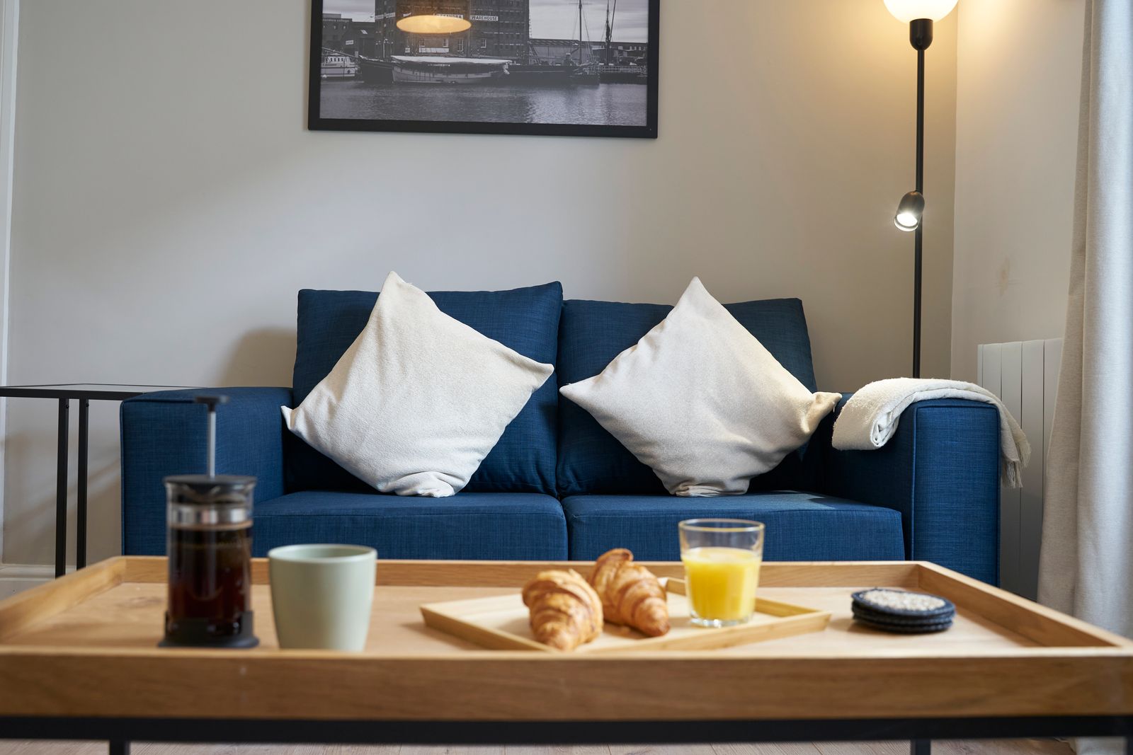 Stylish Central 1 Bed Apartment by Kahuna Stays