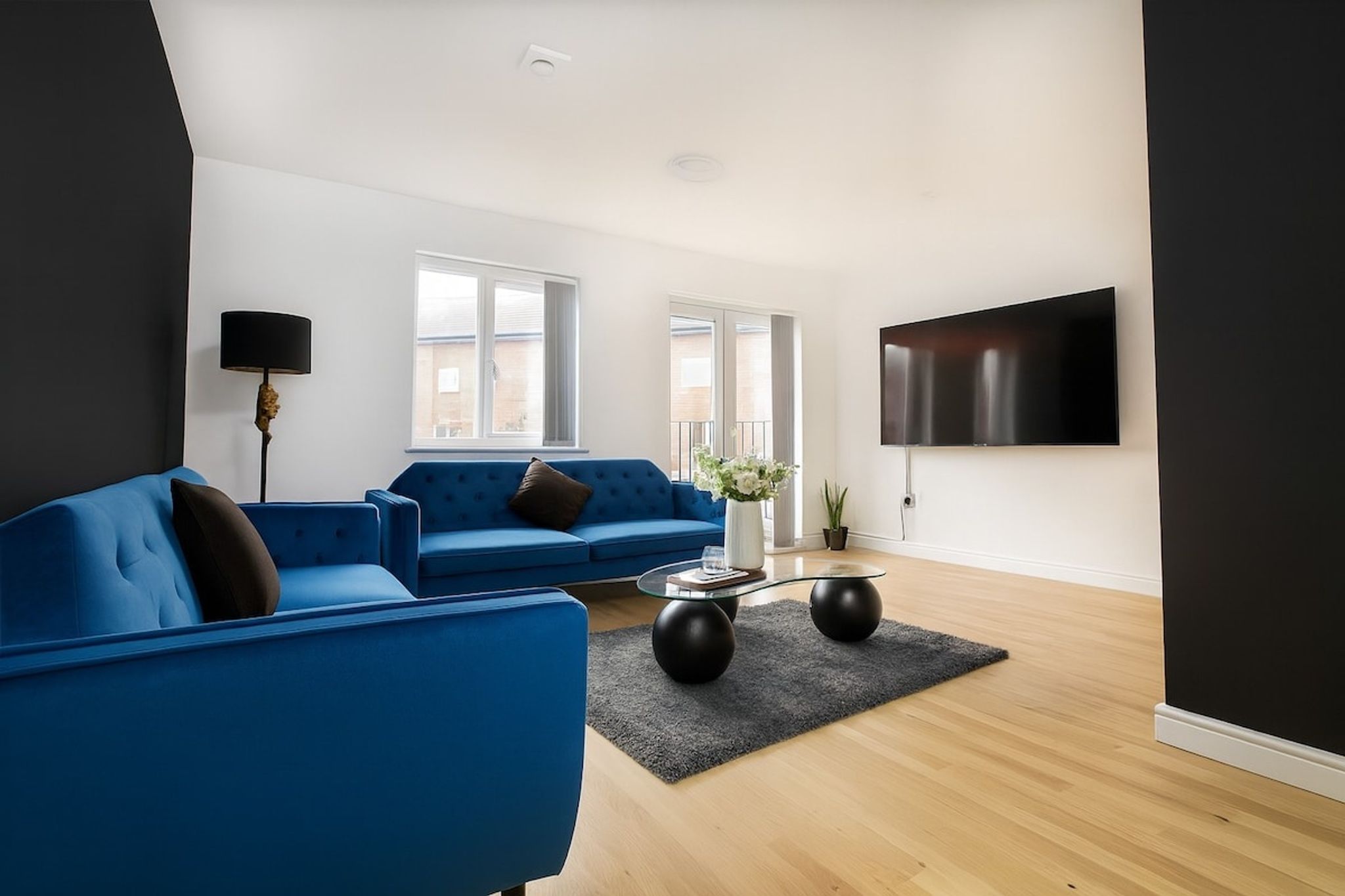 Modern City Townhouse | Sleeps 14 | Free Parking