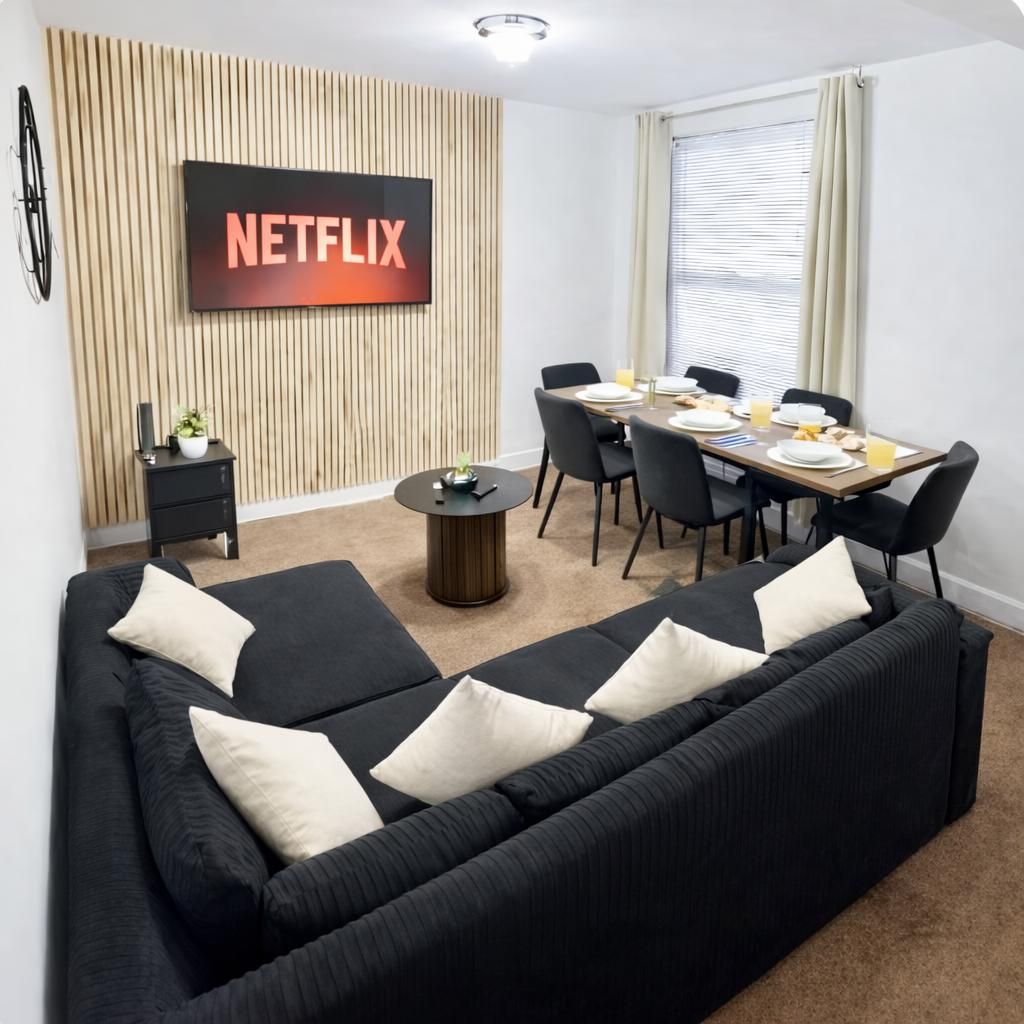 Large Spacious 5-Bed house, Wi-Fi/Sky/parking