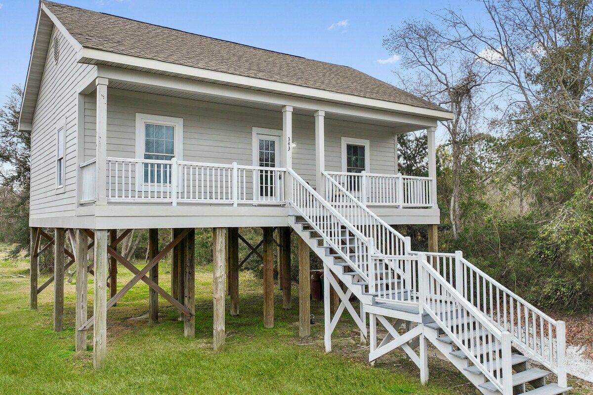 Serene Getaway Near Beach & Town