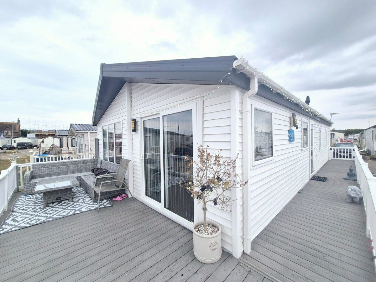Family friendly Lodge - Alberta Holiday Park
