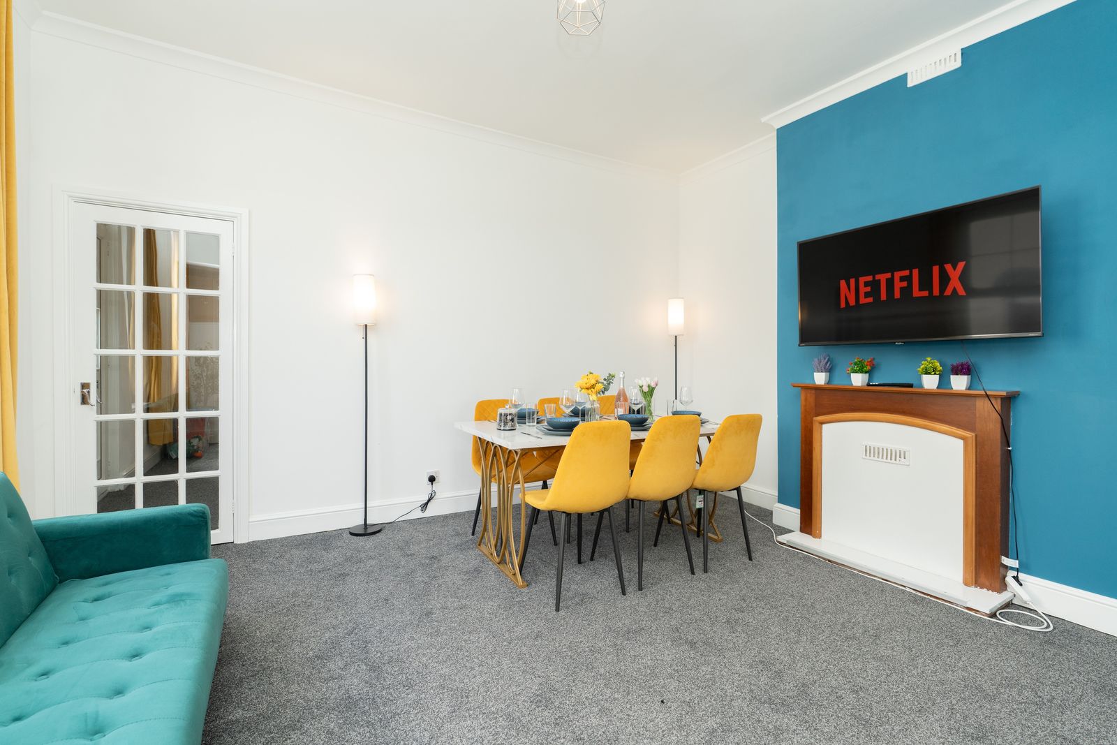 Fareham Group Stay with 7 Beds and Free Parking