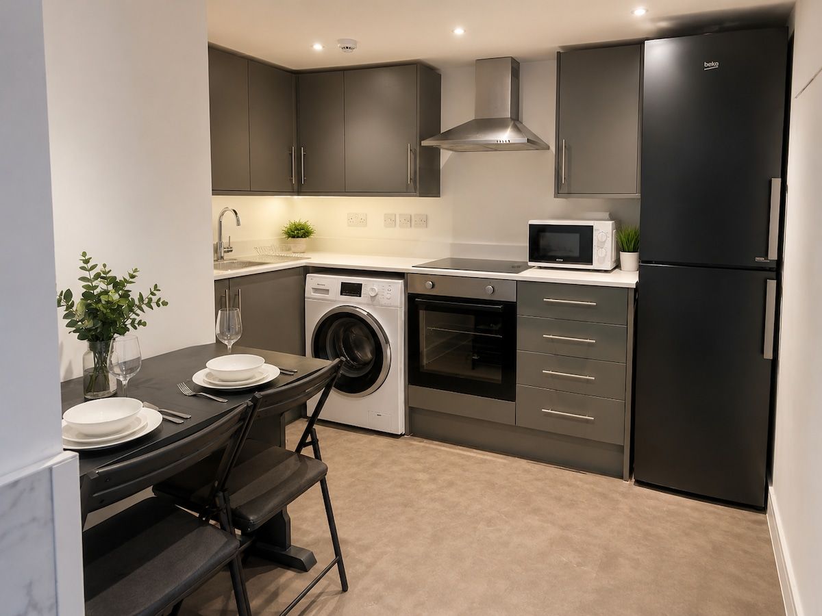 ST15 - 1-Bed Flat Canterbury | Free Parking & WiFi