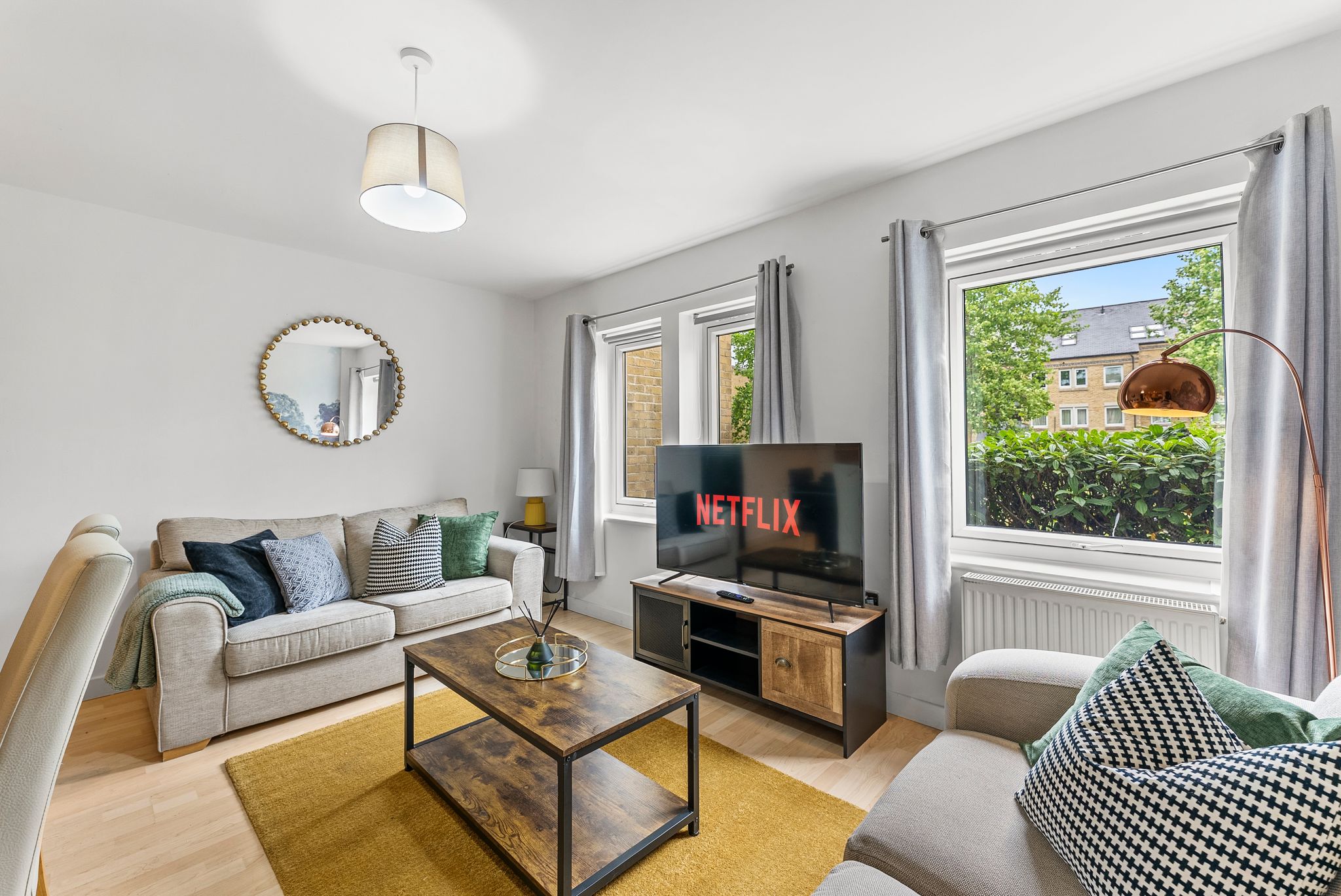 Sleek York Getaway - Pool Table - Free Parking