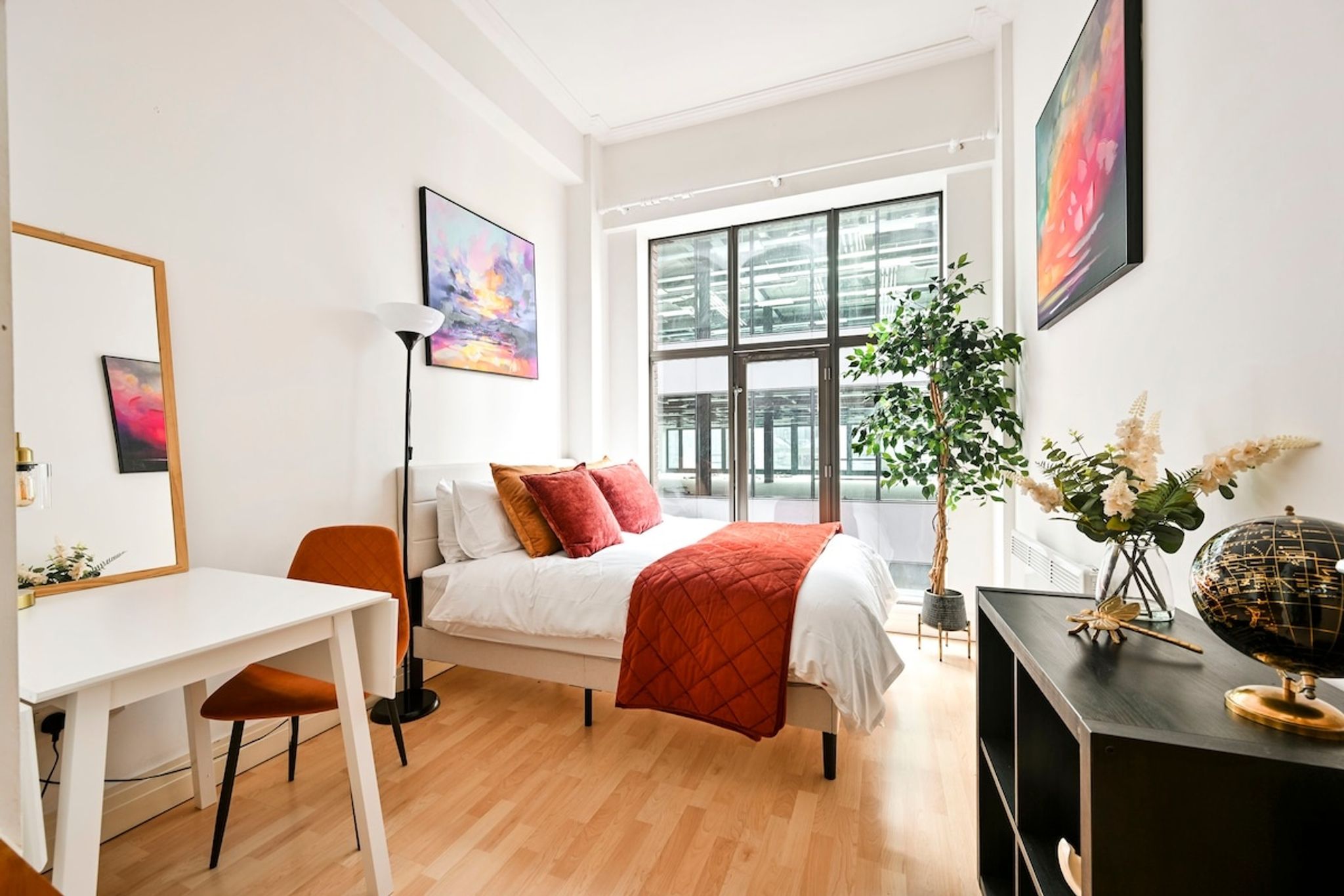 Stylish 2BR | Tower Bridge + WiFi & Parking