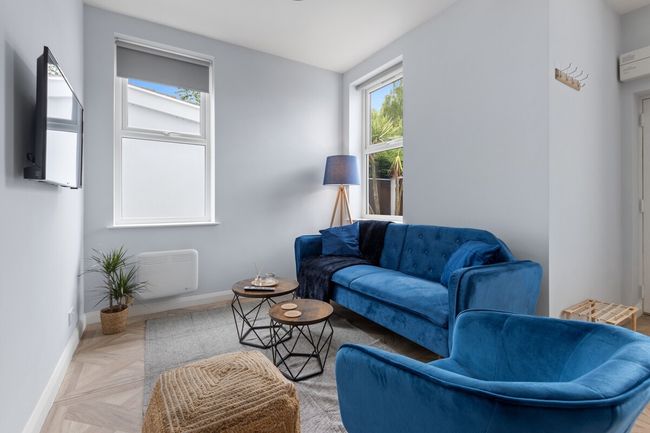 Modern Apartment Twin Room | Free Parking |Suite 3
