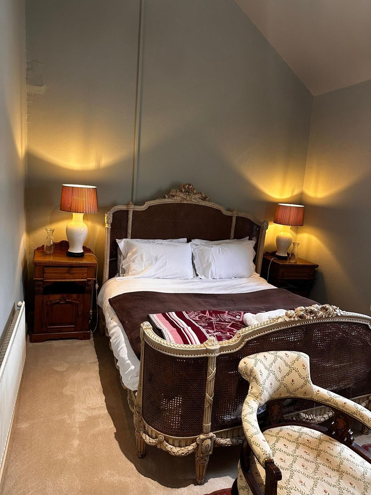 Stunning 2 bed Flat | Near Belvoir Castle