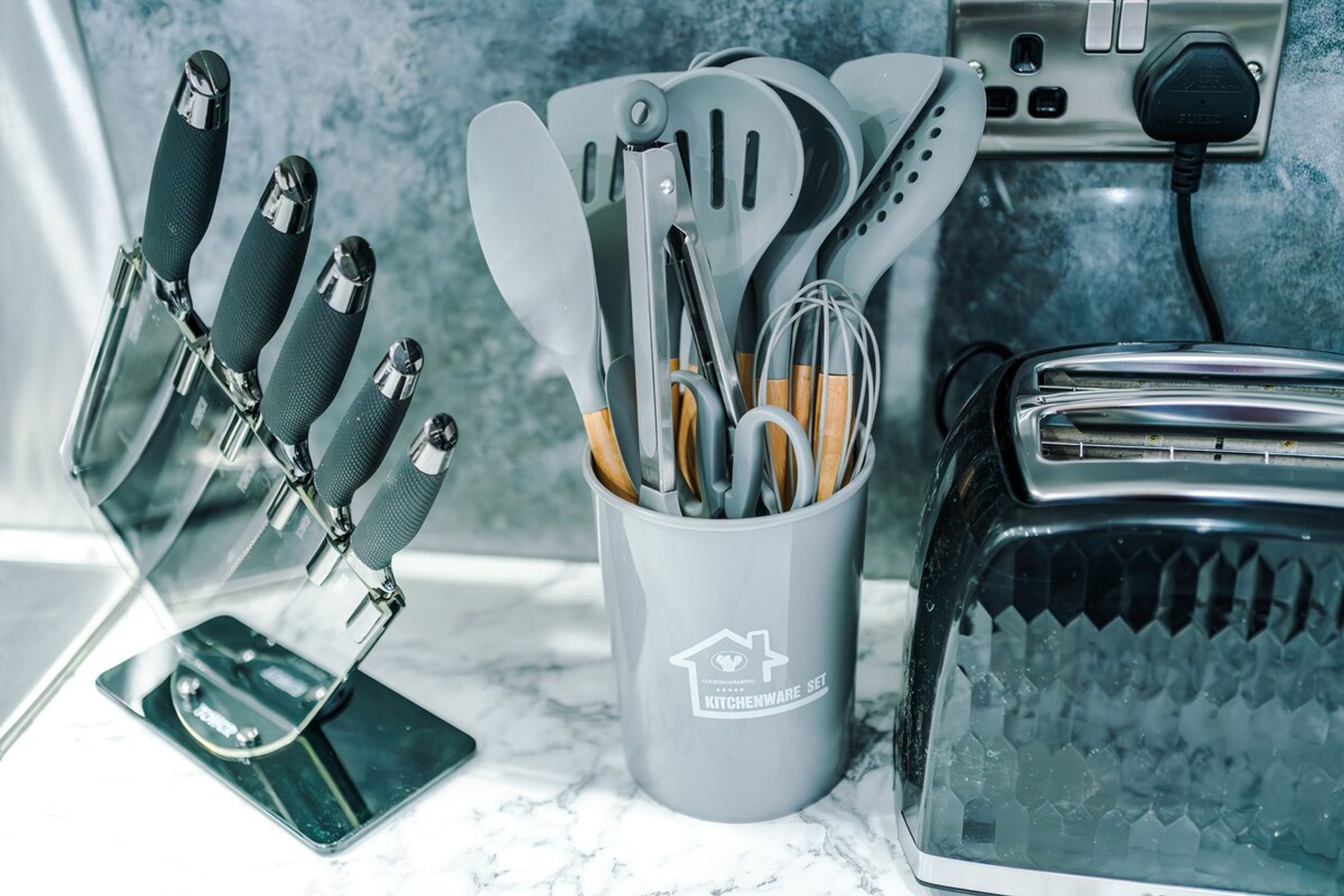 50401