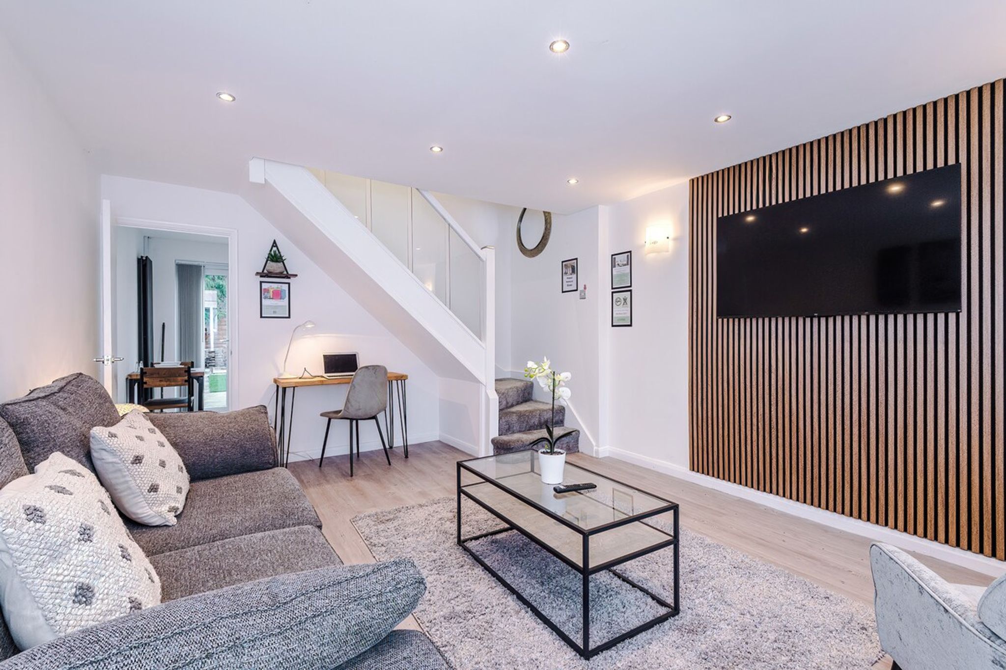 Stylish 2BR House for 4 in Manchester w/ Parking
