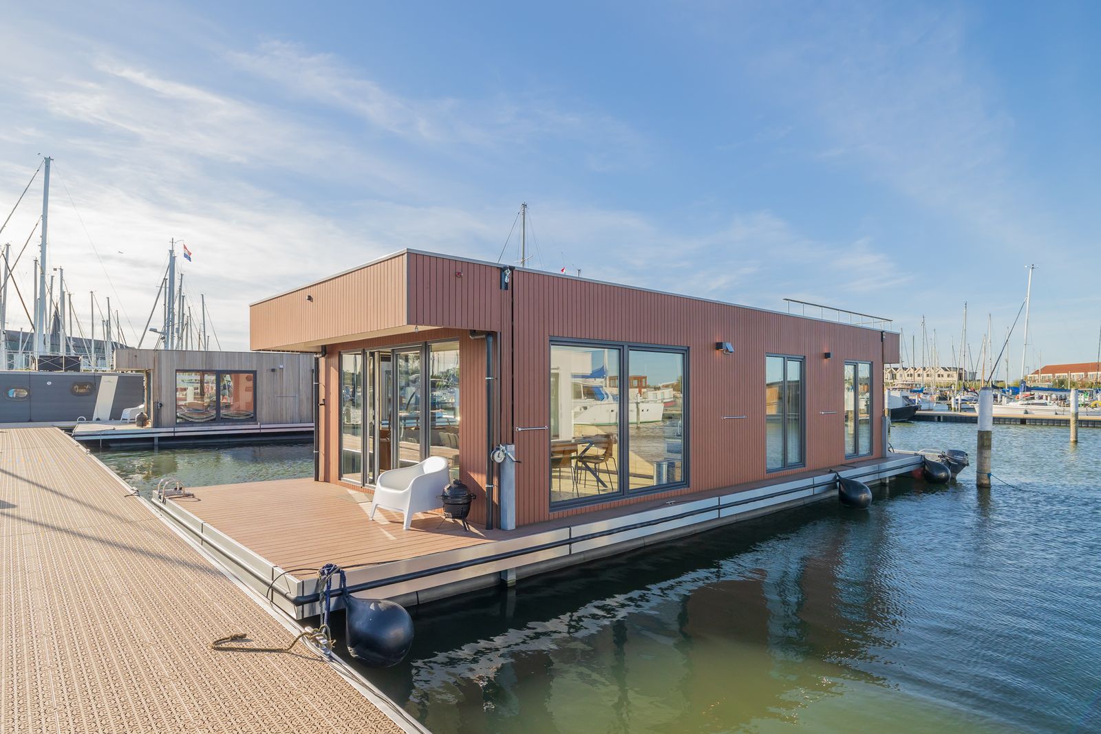 Houseboat 