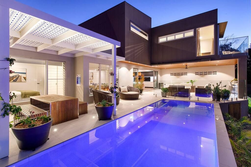 Absolute Noosa Waterfront -Pool-Gym-Sauna-Pontoon
