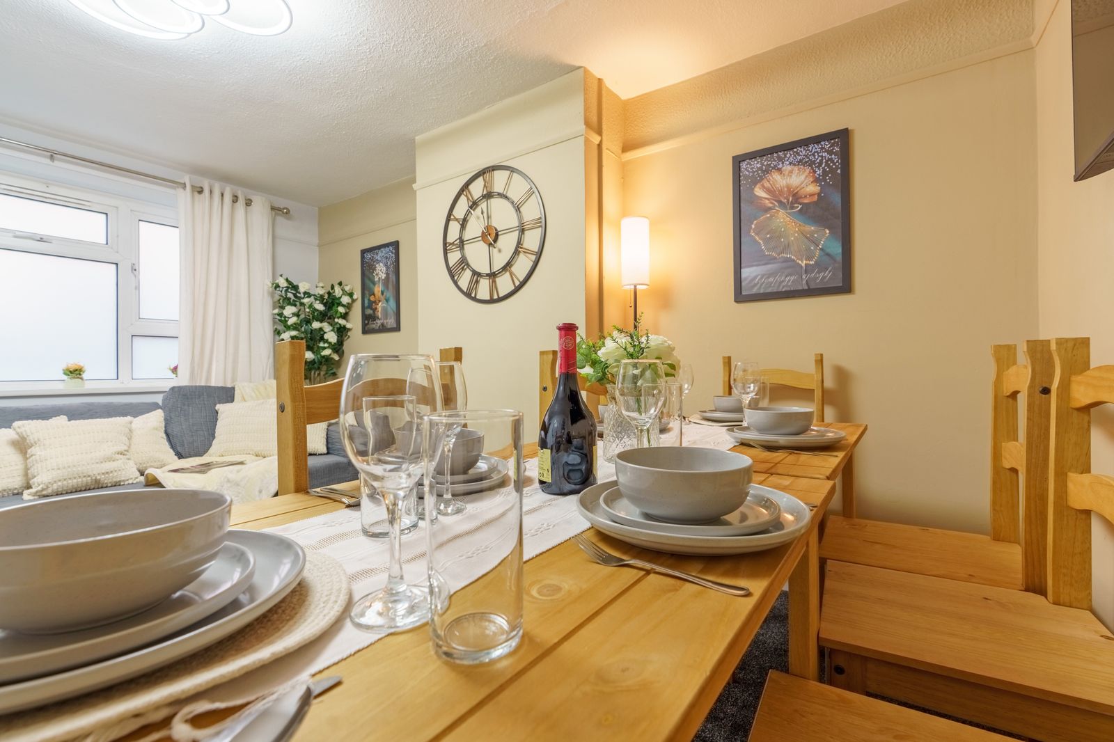 Open Mind Property- Hot Tub, Sleeps 9 & Free Parking