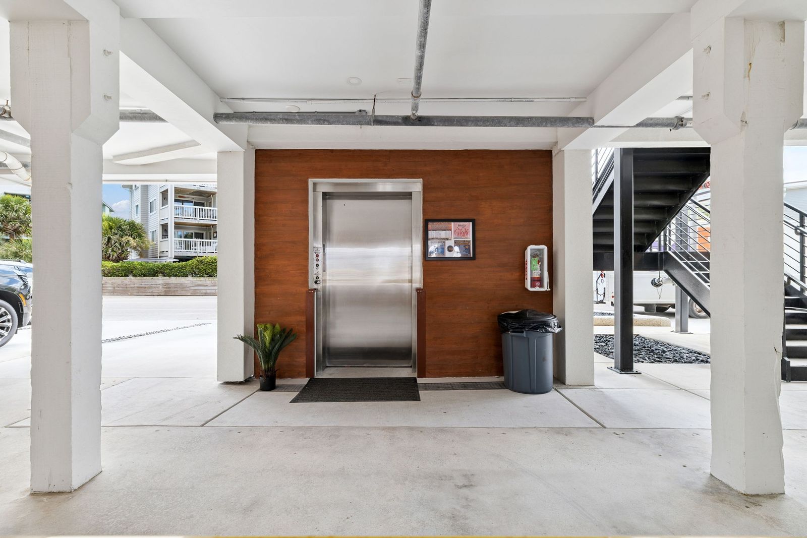 Pierlight - Oceanfront Condo