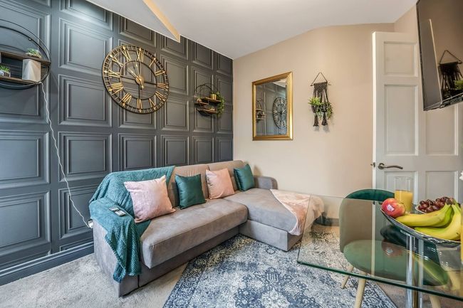 Sleek & Modern Stay in the Heart of Edinburgh