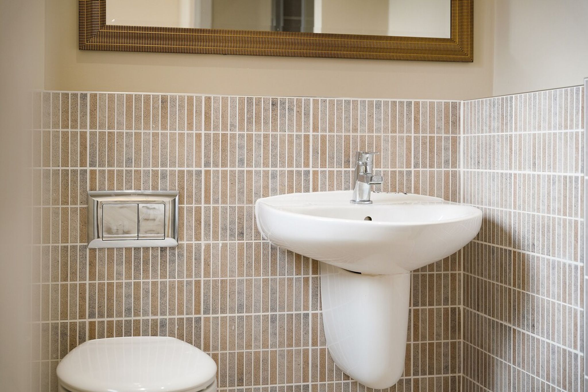 3601