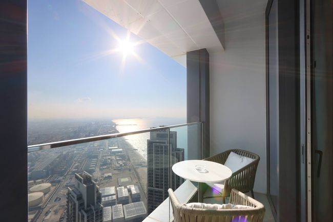 Stunning 1BR with Marina View And Beach Access