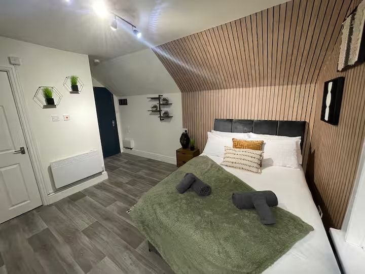 Manchester Apt 7 2