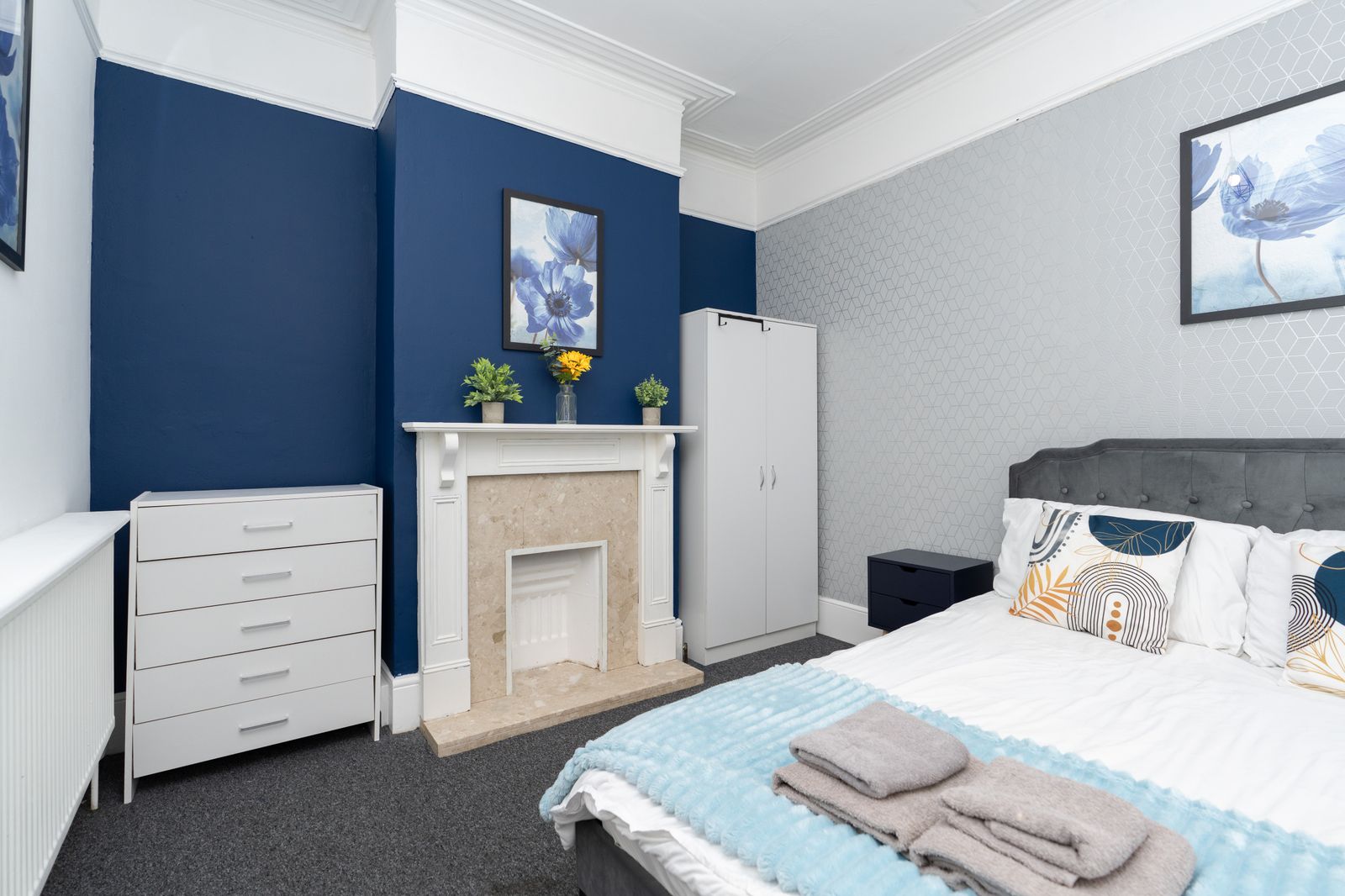 Open Mind Property - 9 Guests & Free Parking