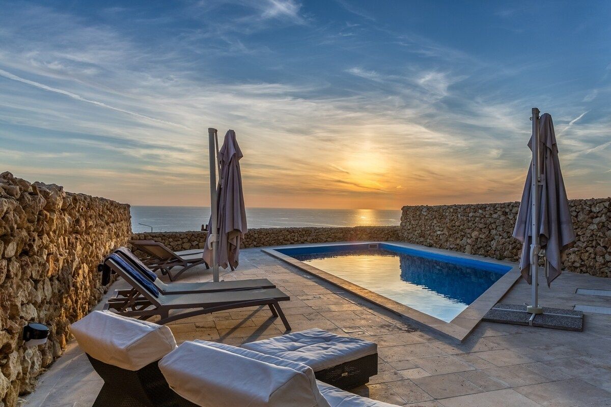 Dwejra Peak Apartment with Private Pool