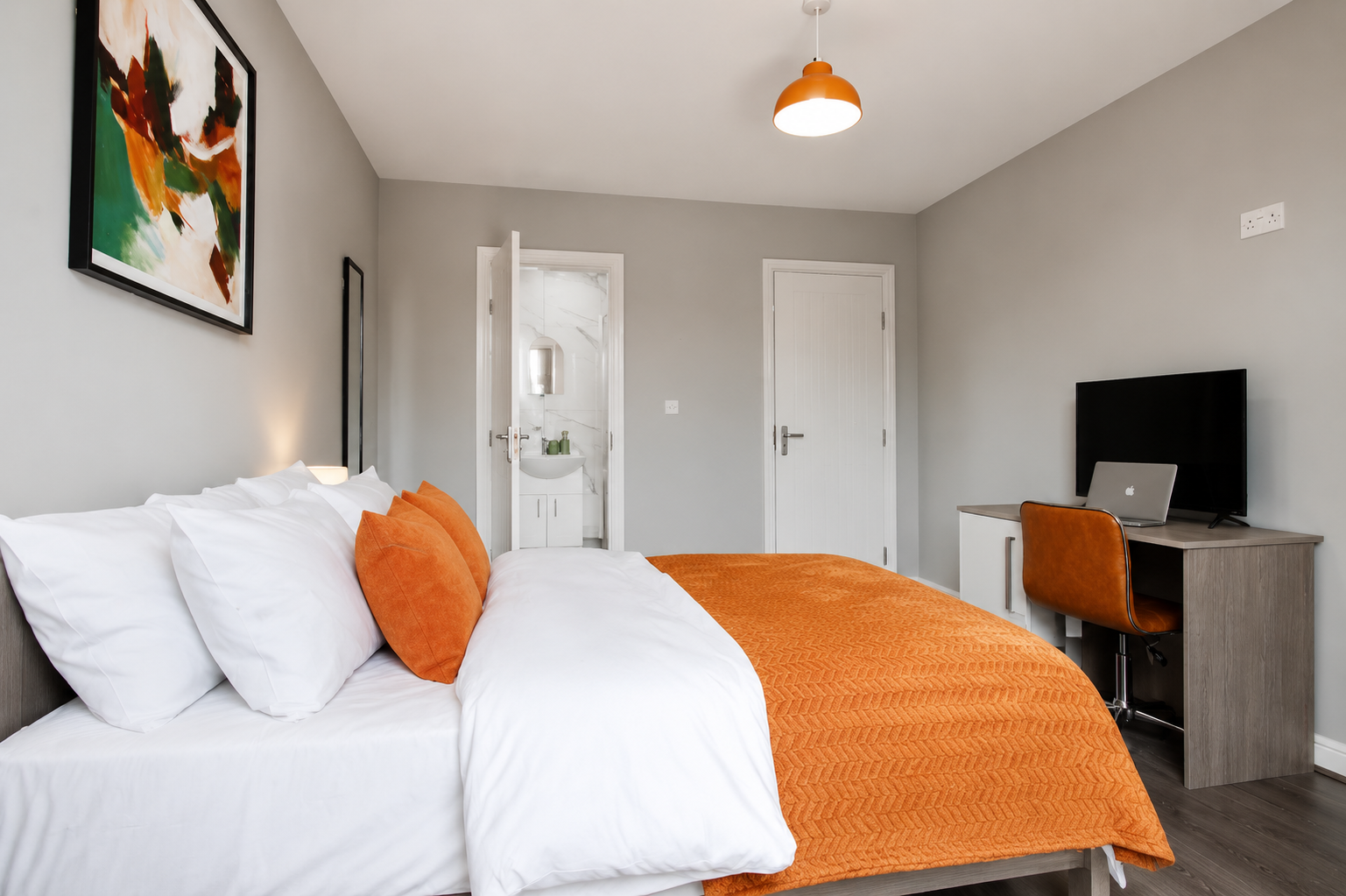 Hotel Style Private En-Suite, Room 5
