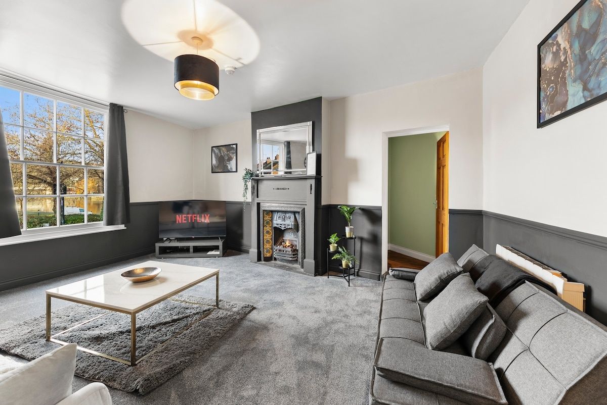 Emerald Harbourside Heaven - Sleeps 8