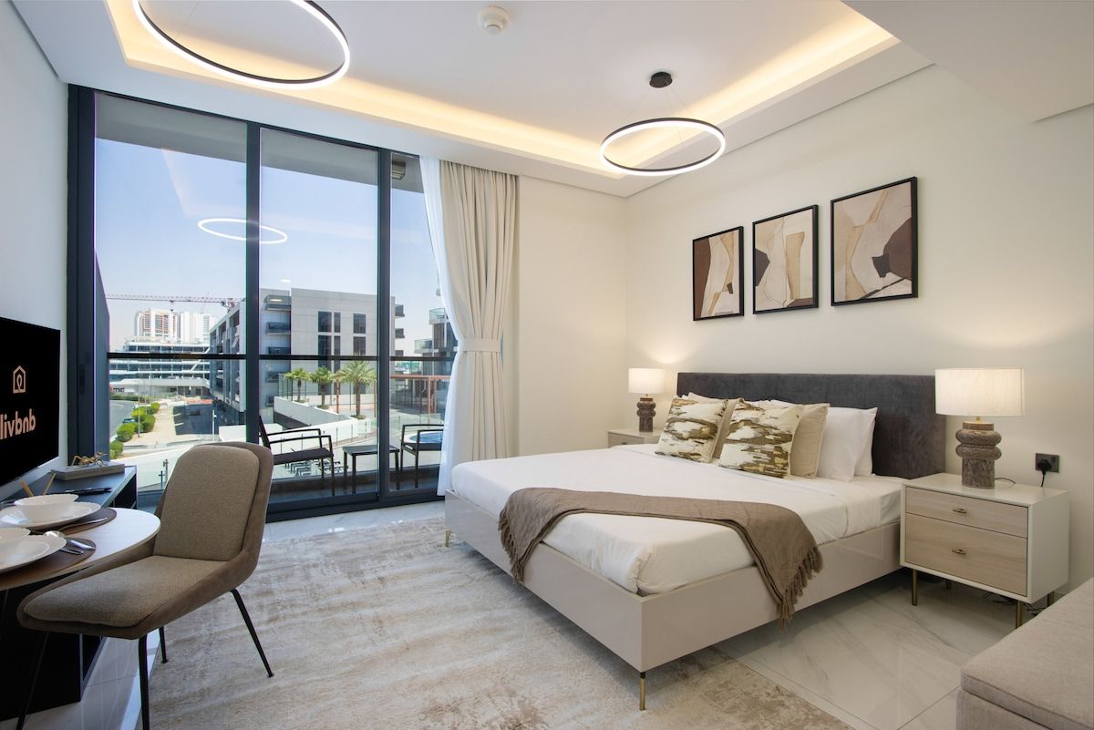 Stylish Pool View Studio in Studio City