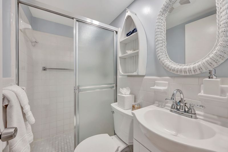 Perfectly-Located 2-Bed at Naples Beach & Town — photo 12