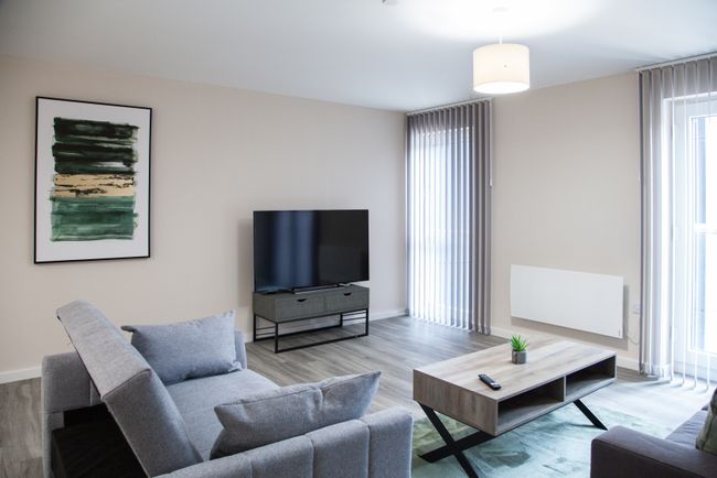 Modern 2BD Apt In Manchester