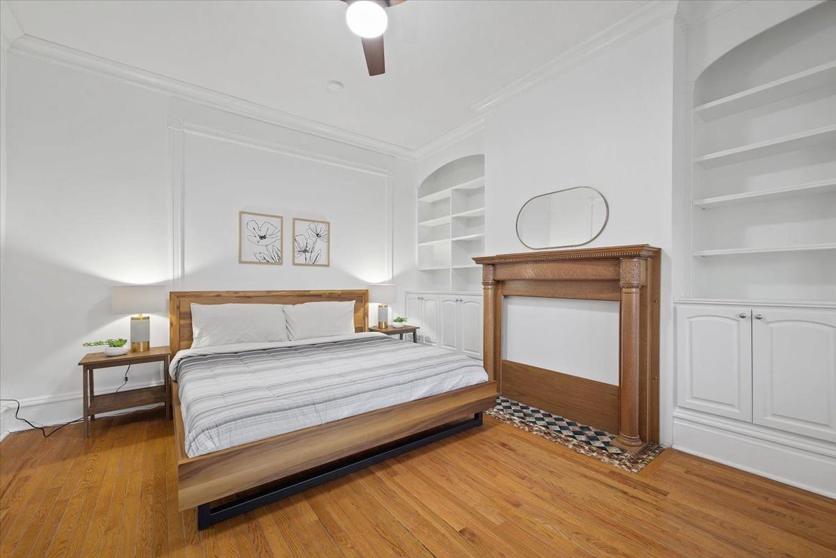 Bloomfield - Room w/ King Bed @E