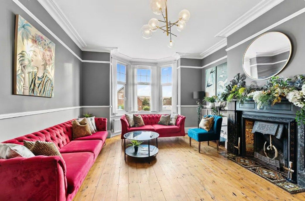 The Georgian Artist House | Unique Bay Retreat