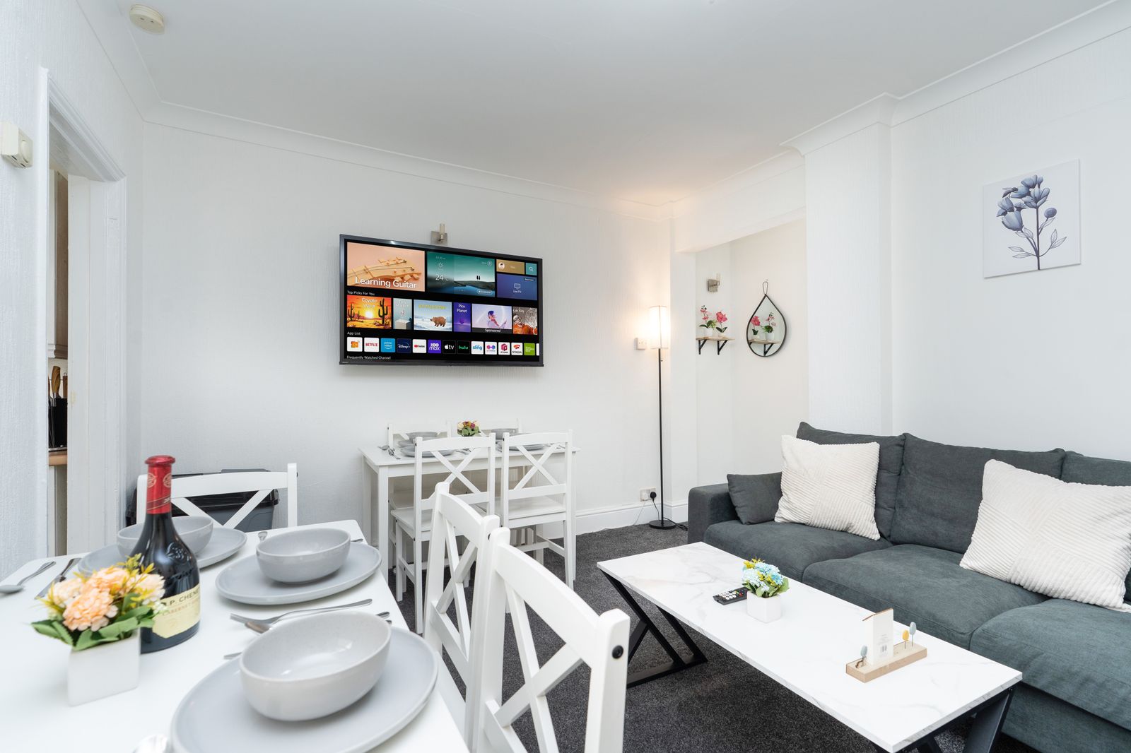Open Mind Property - House with 6 Double Beds
