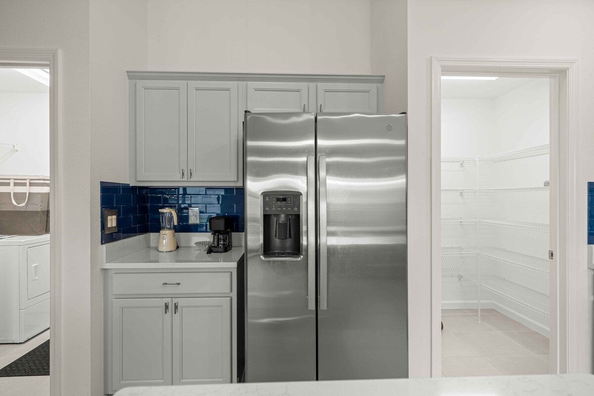 Spacious 3BR · Sleeps 7 · King Bed · Lanai — photo 16