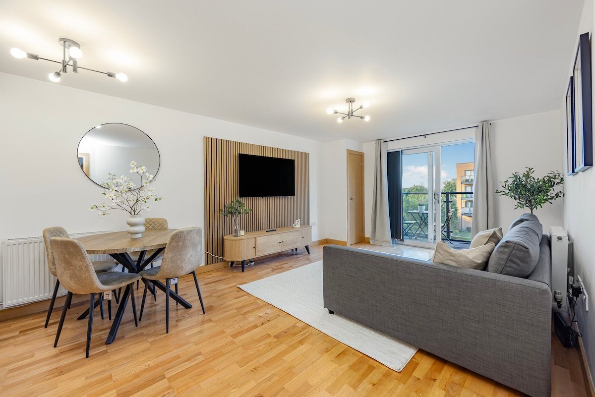 Stylish 2BR 2BA | Free Parking Near Bluewater
