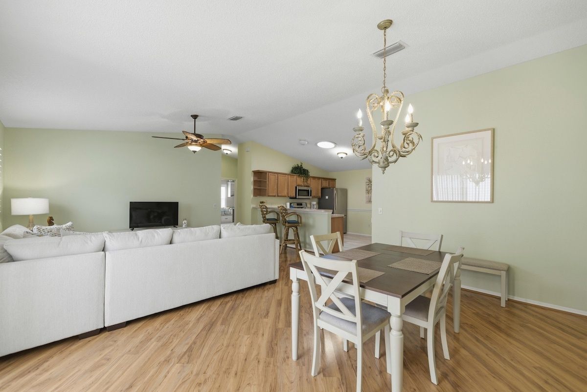 Lake Sumter 2BR · Golf Cart · BBQ · Brownwood — photo 10