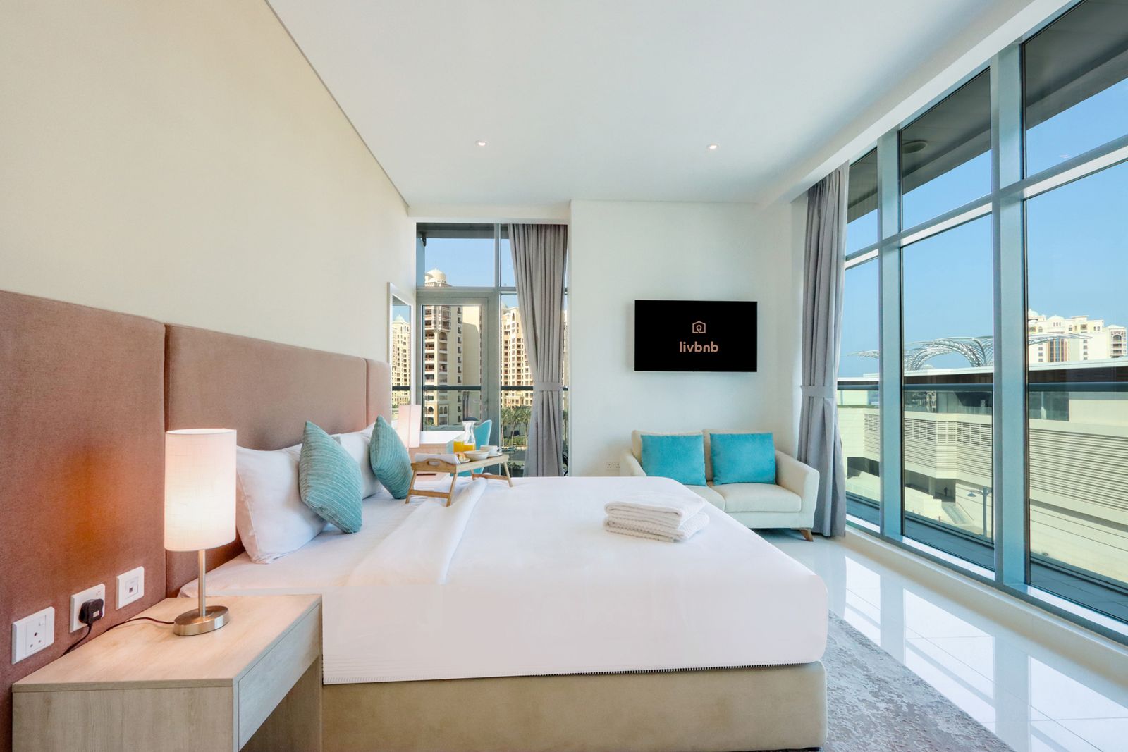 Cozy Studio in Palm, Steps to Beach & Mall