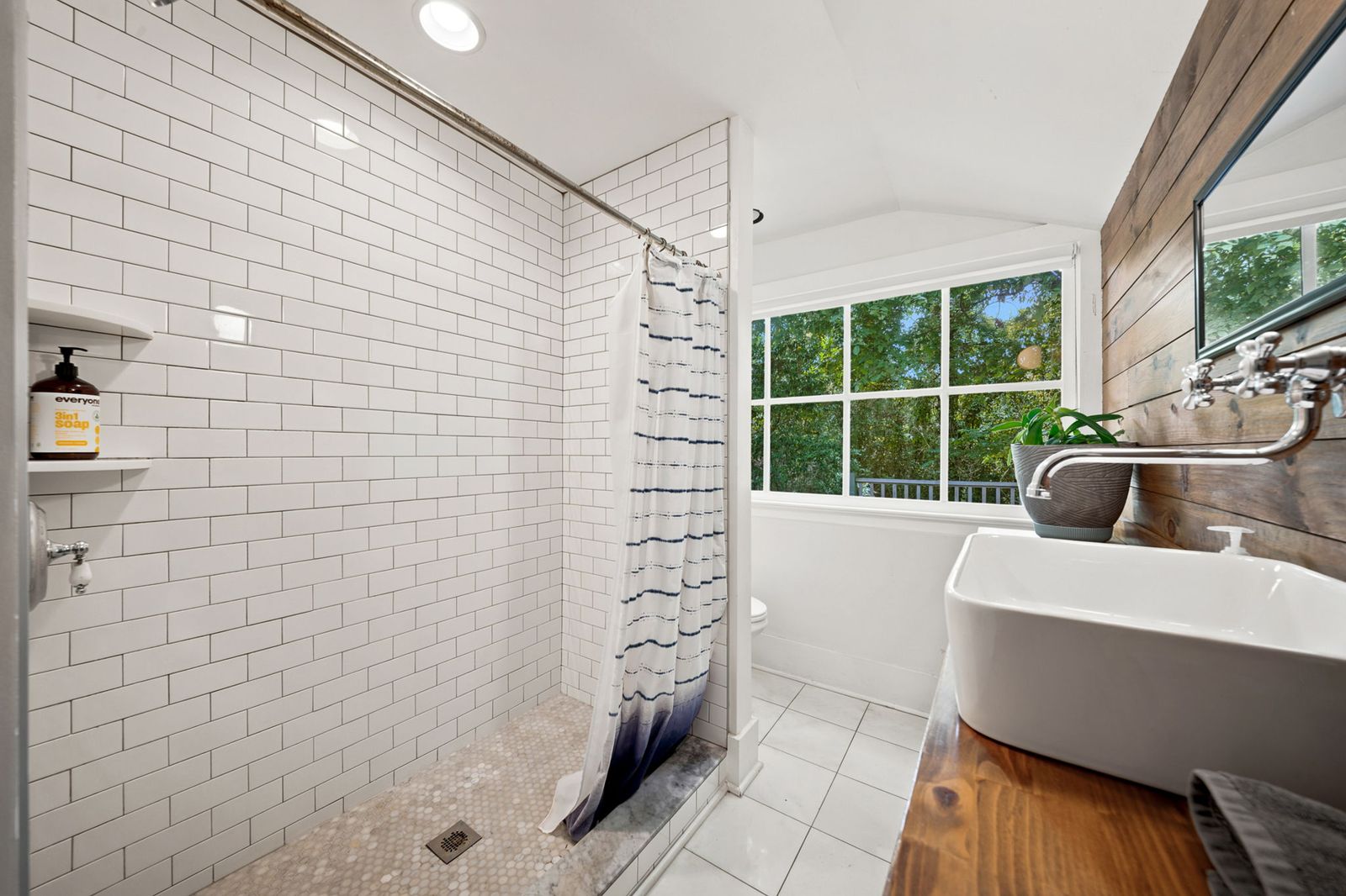 Boho Bungalow - Downtown - Free Parking