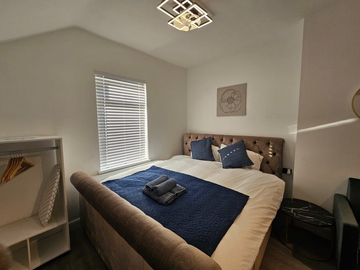Royal Studio Suite– Close to Stadium & City Centre