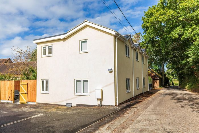 House in near Southampton, Botley: The Hideaway at Park House | Sleeps 10 | Parking, photo 2