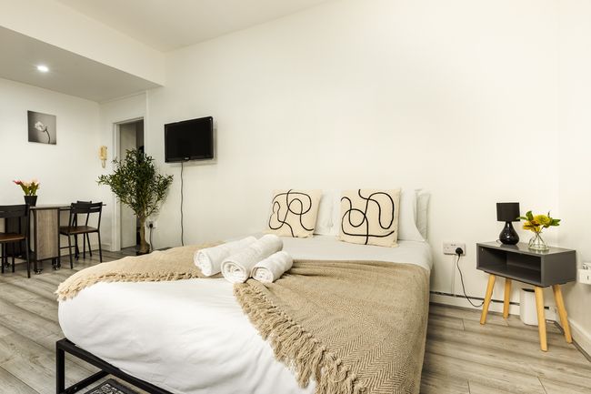 Cozy Flat Near Hyde Park!