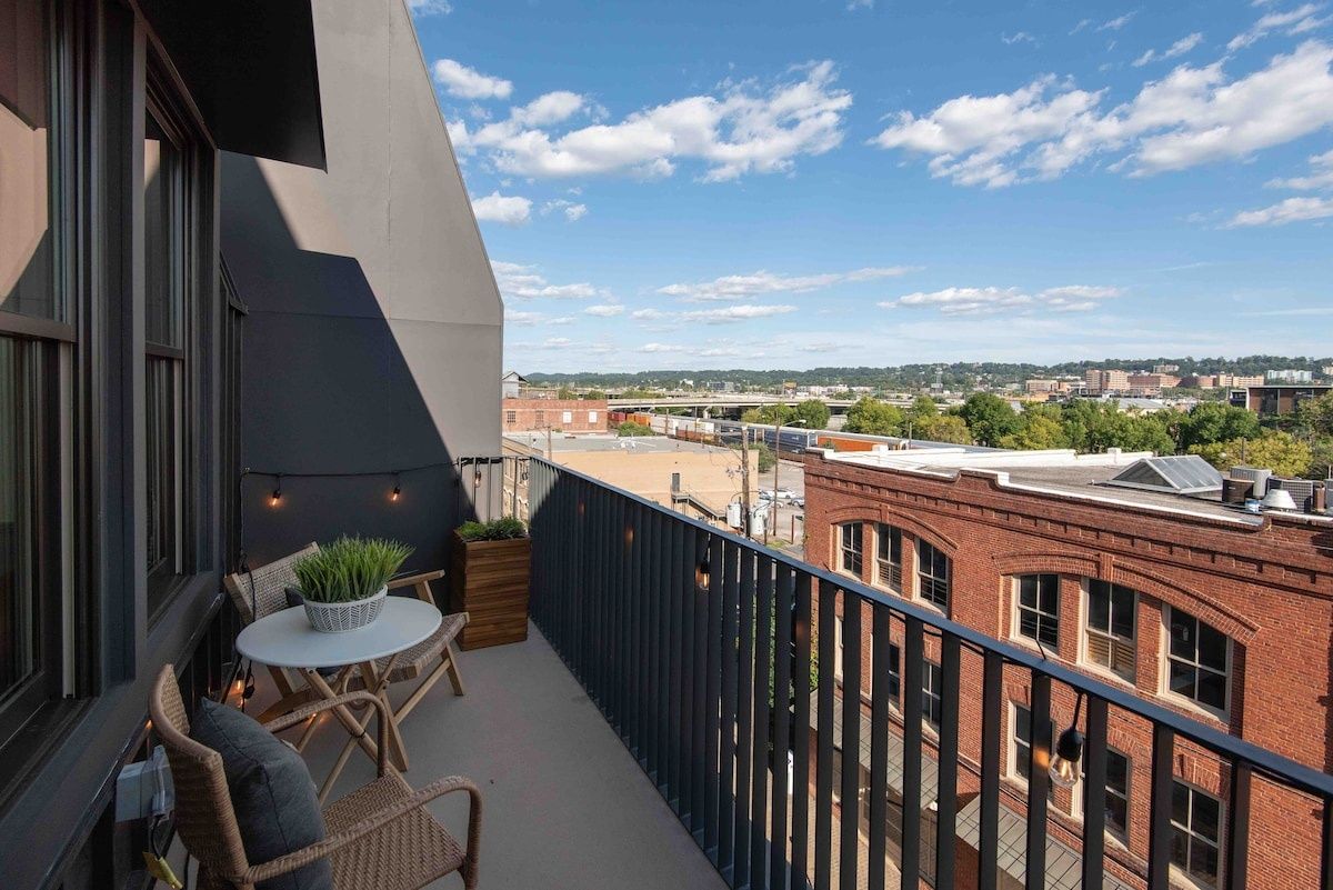 Historic Morris Ave- Private Balcony & City Views!