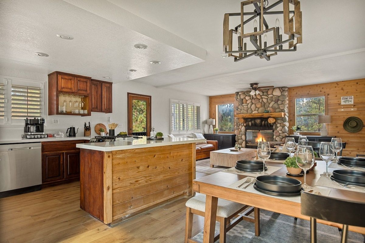 Stunning Big Bear Retreat | Ping Pong & Pool Table