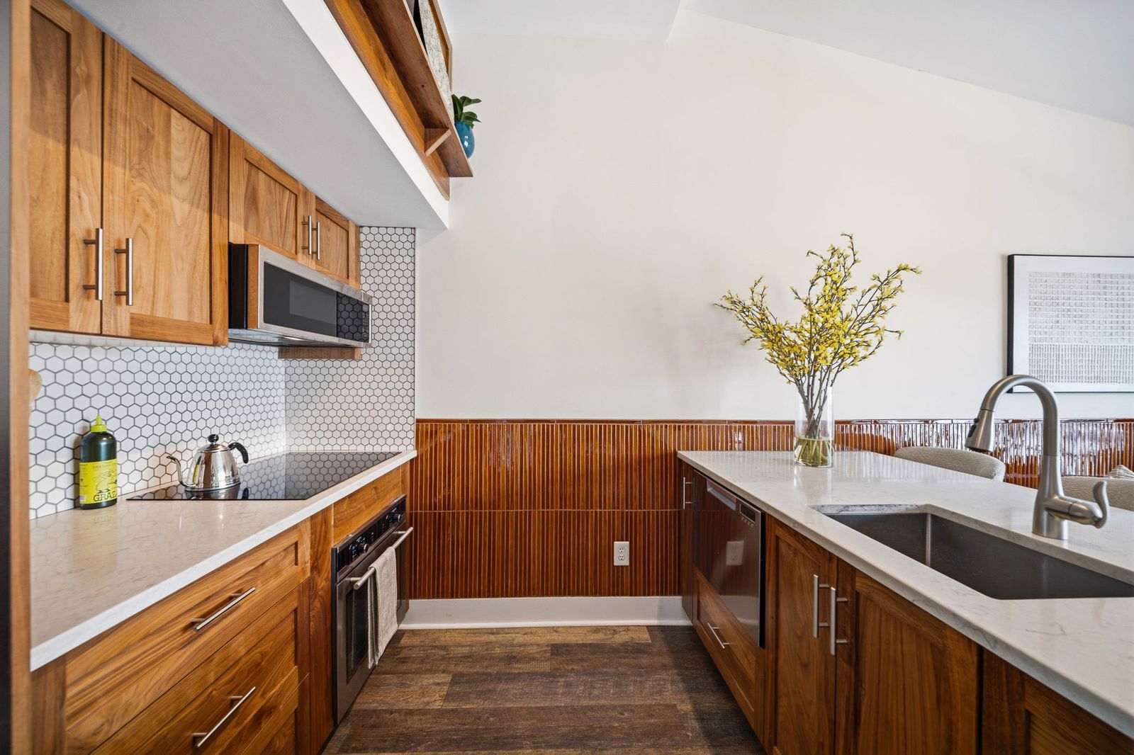 The Lantern Loft - Luxury Riverfront Downtown