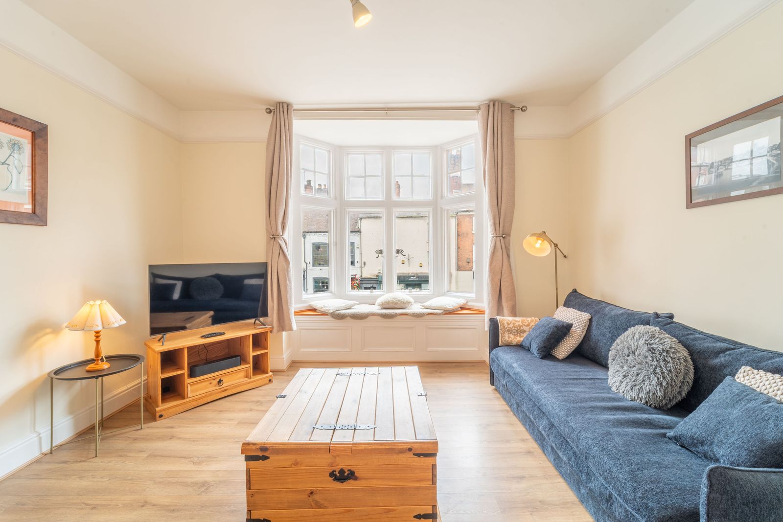 Spacious City Centre Retreat in Heart of Worcester