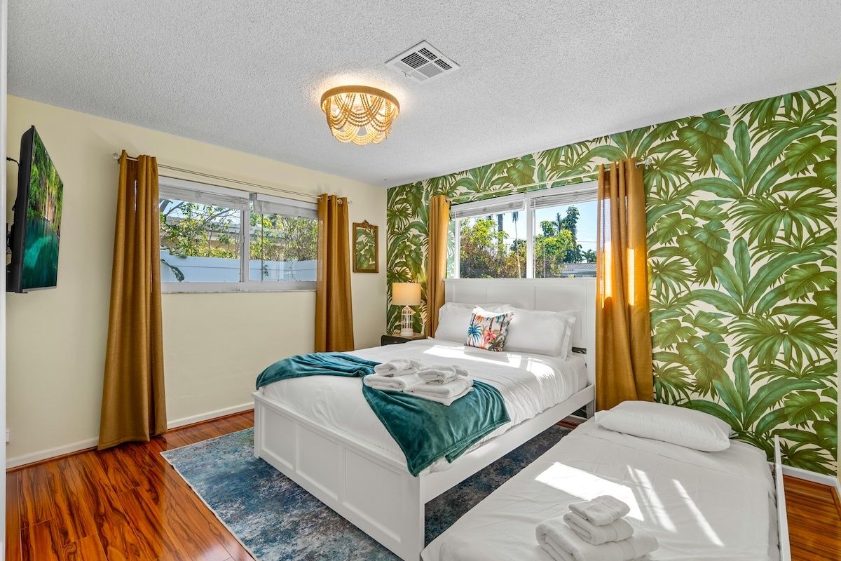 15601